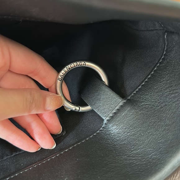 Balenciaga Tote - Picture 12 of 16